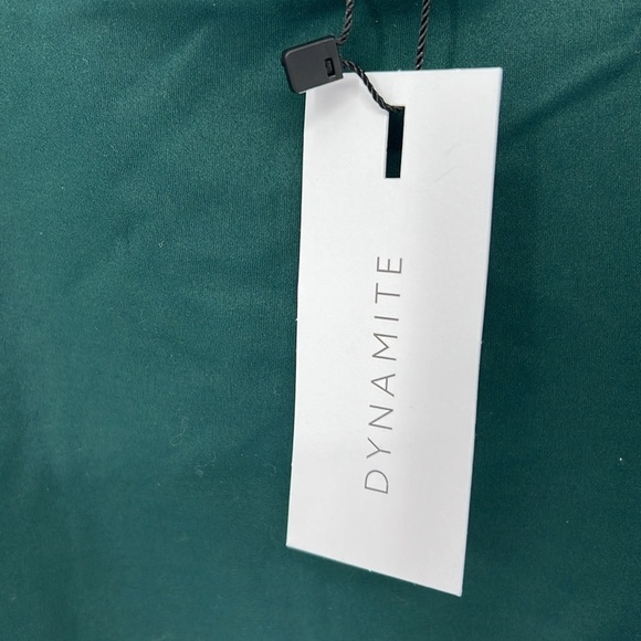 Dynamite NWT Women's Green lota bare square neck cropped Top - Picture 3 of 6